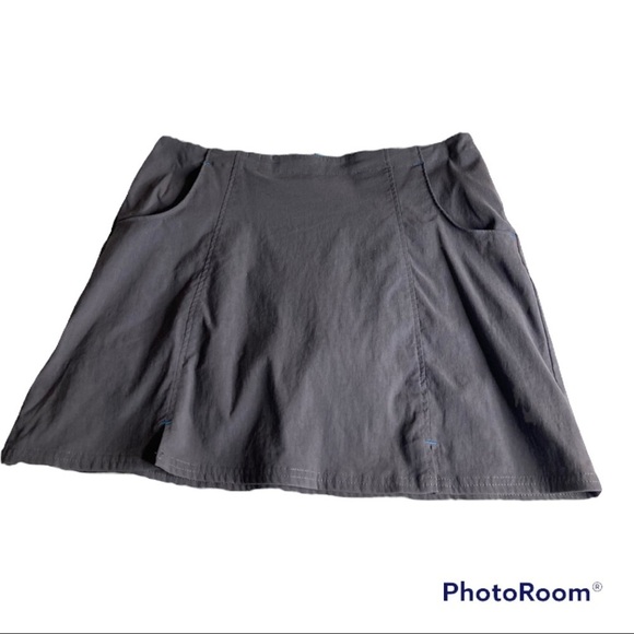 Title Nine Gray Skorts Sz 8 - Picture 1 of 12